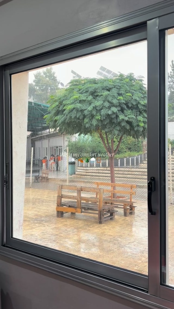من نوافذ المدرسة
